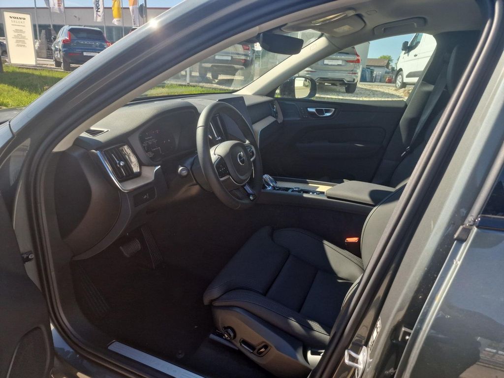 Volvo XC60 2025