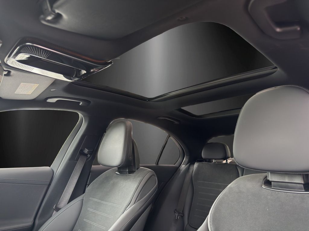 Mercedes-Benz C 300 2025