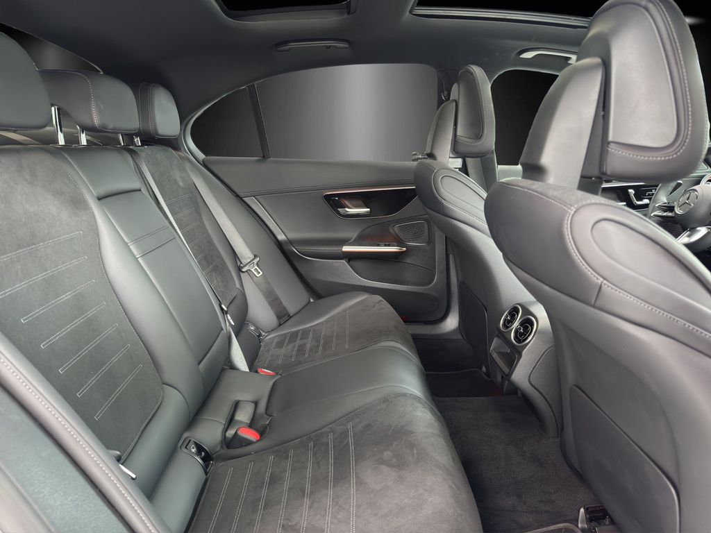 Mercedes-Benz C 300 2025
