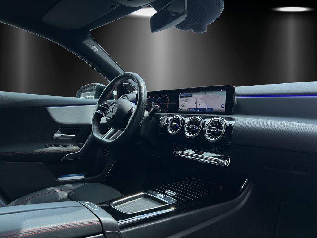 Mercedes-Benz A 220 2023