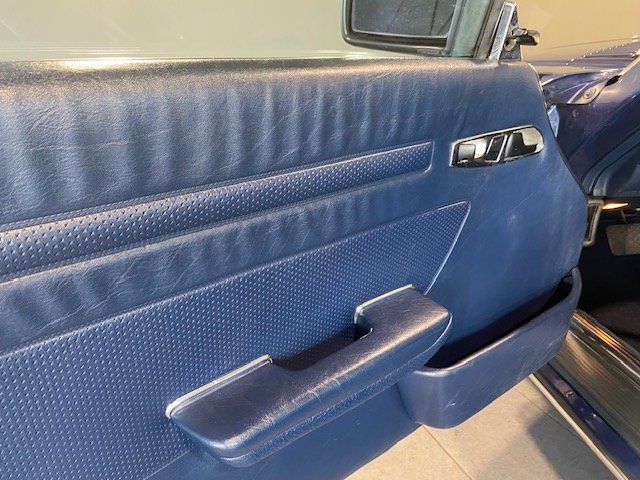 Mercedes-Benz 300 1988