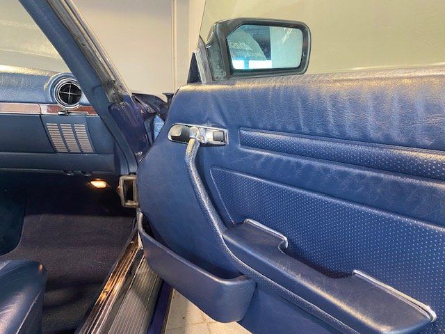 Mercedes-Benz 300 1988