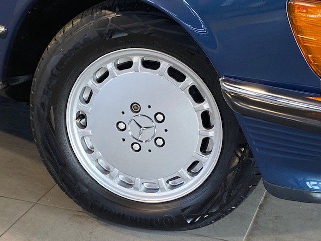 Mercedes-Benz 300 1988