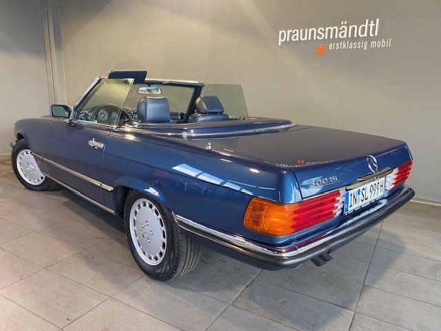 Mercedes-Benz 300 1988