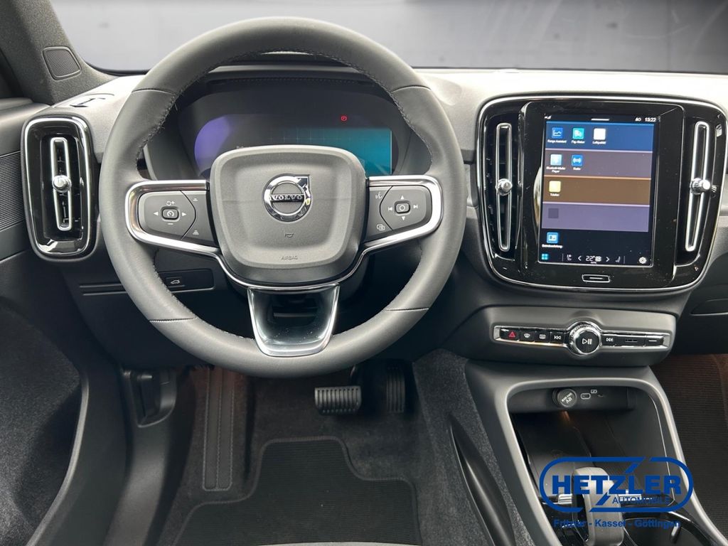 Volvo XC40 2025