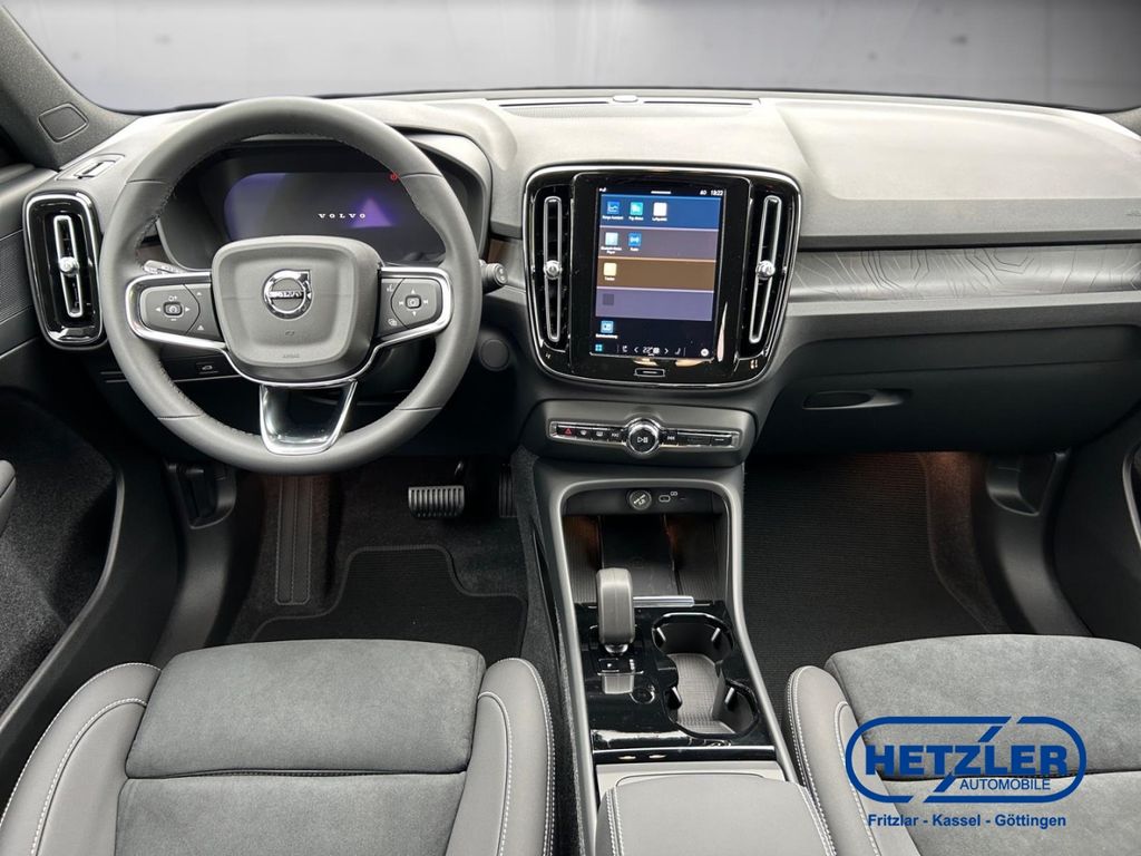 Volvo XC40 2025