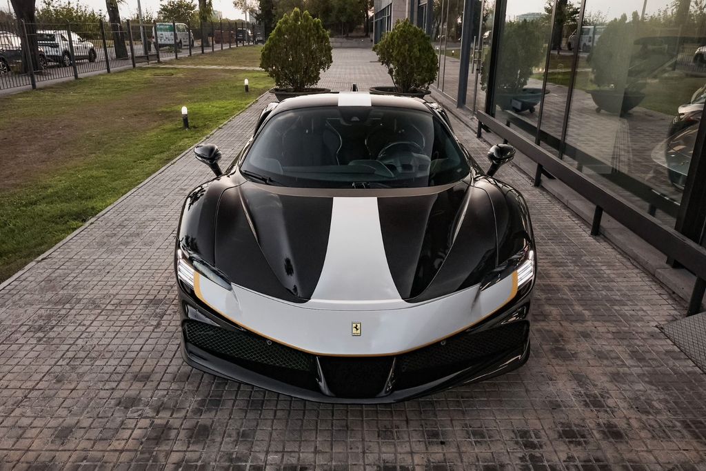 Ferrari SF90 2021