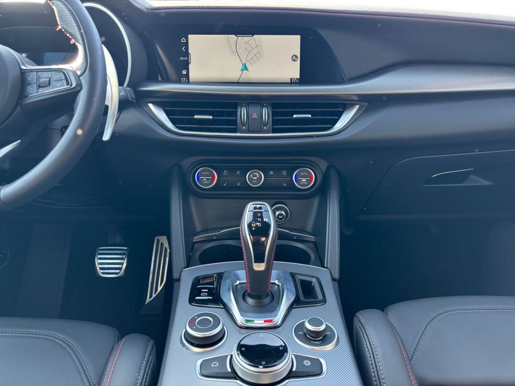 Alfa Romeo Stelvio 2023