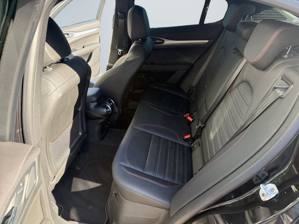 Alfa Romeo Stelvio 2023