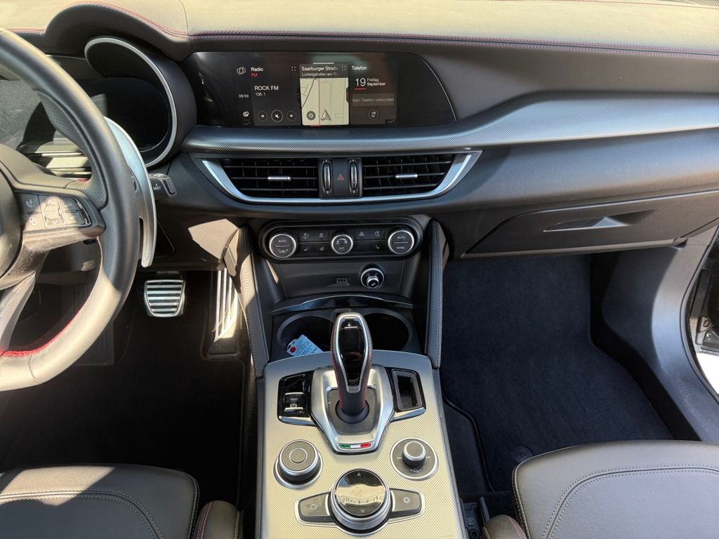 Alfa Romeo Stelvio 2023