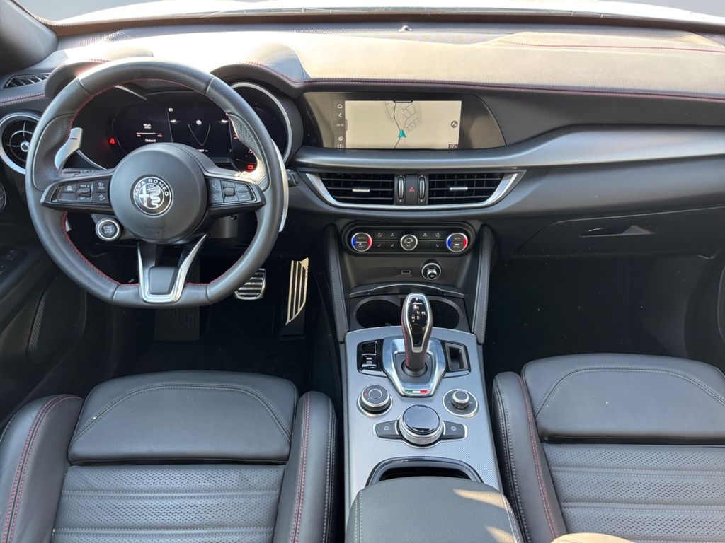 Alfa Romeo Stelvio 2023