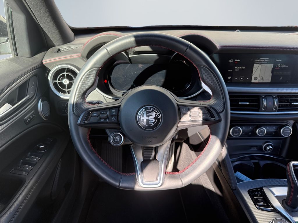 Alfa Romeo Stelvio 2023