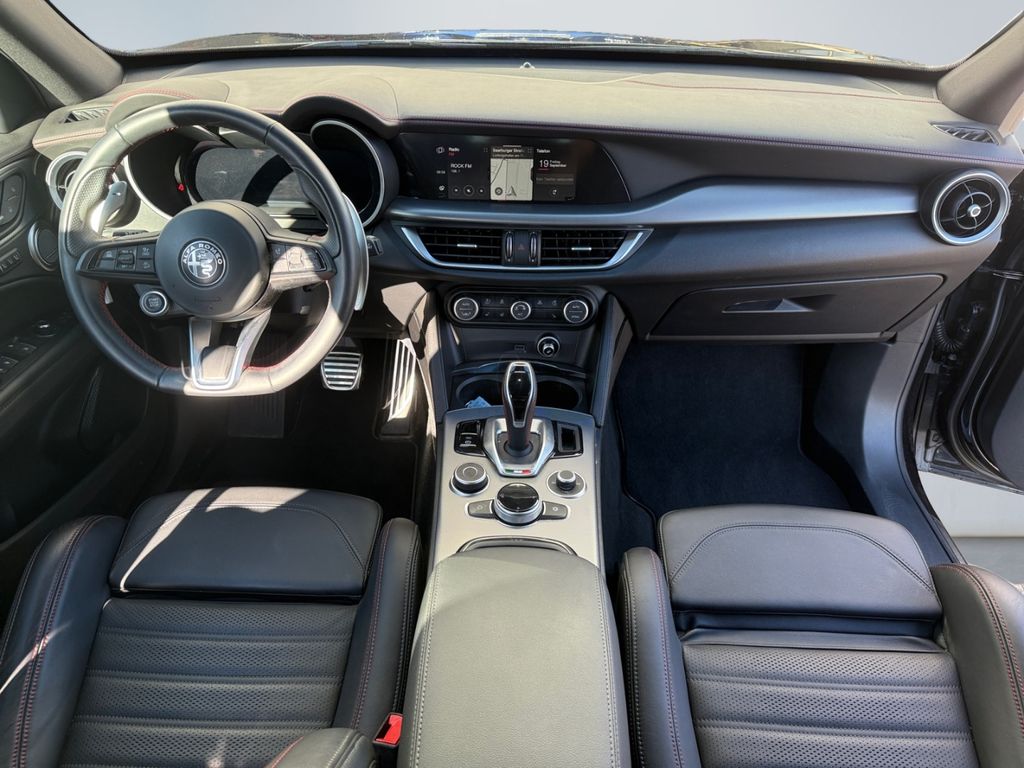 Alfa Romeo Stelvio 2023