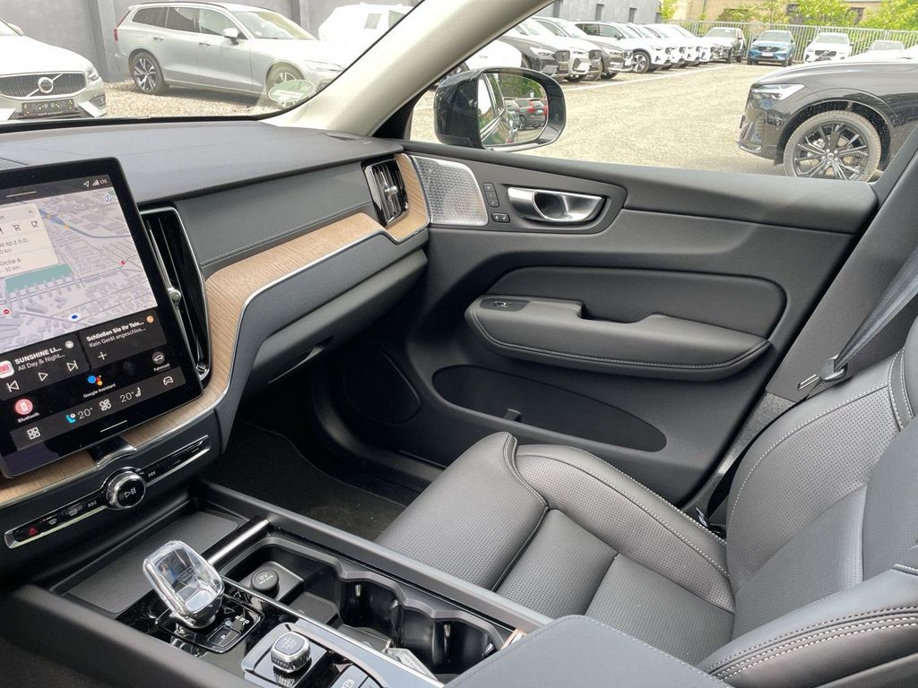 Volvo XC60 2025