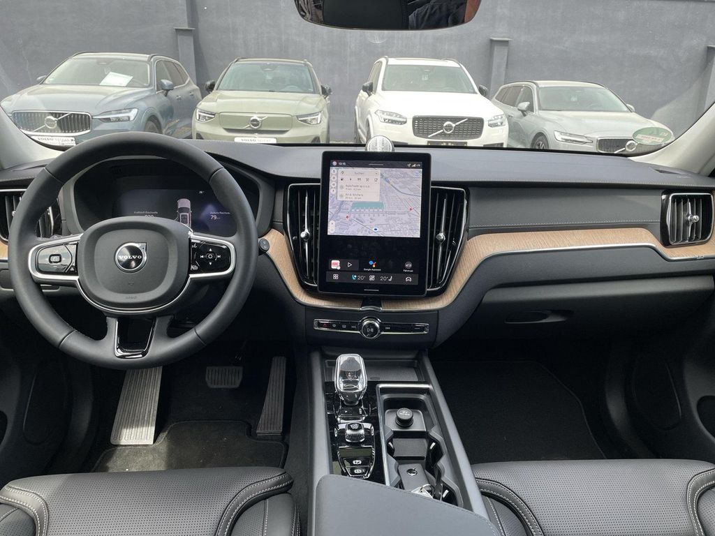 Volvo XC60 2025
