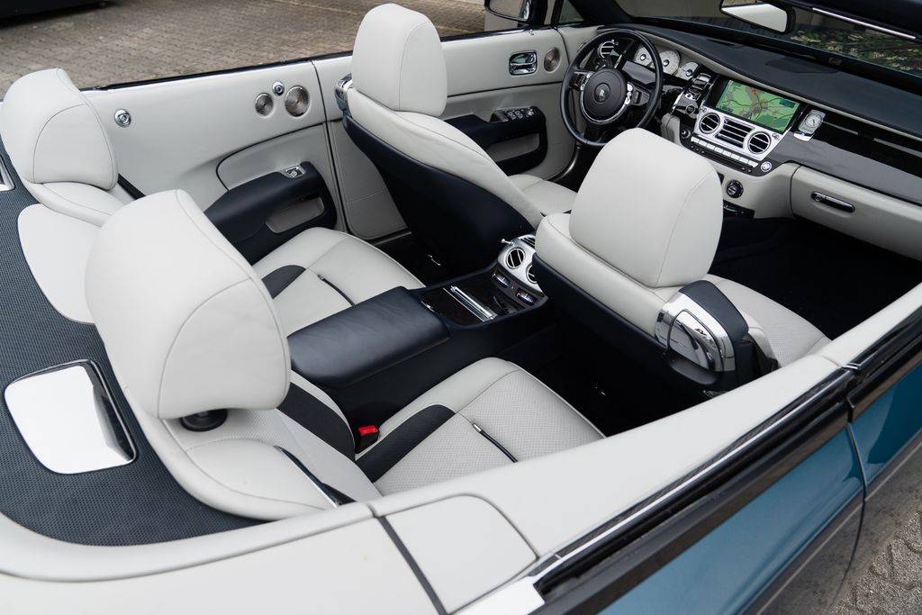 Rolls-Royce Dawn 2017