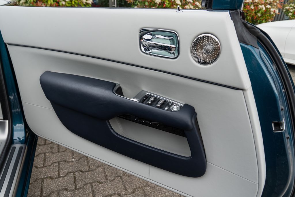 Rolls-Royce Dawn 2017