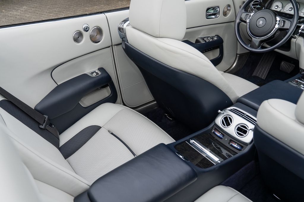 Rolls-Royce Dawn 2017