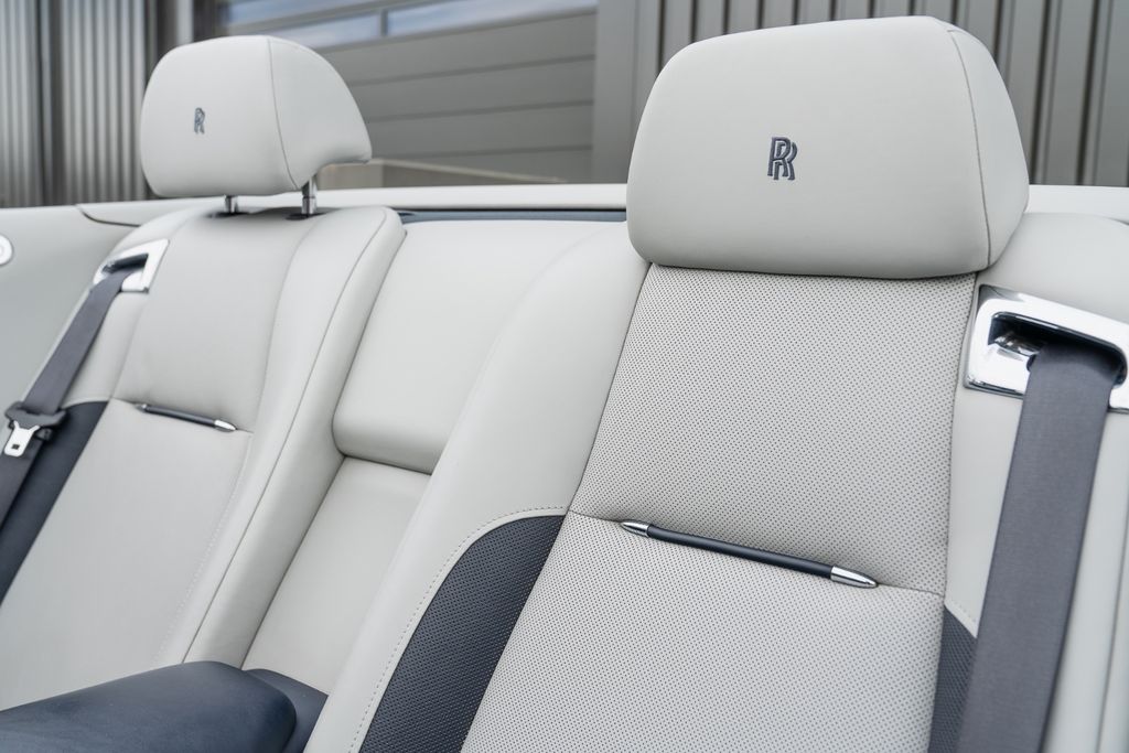 Rolls-Royce Dawn 2017