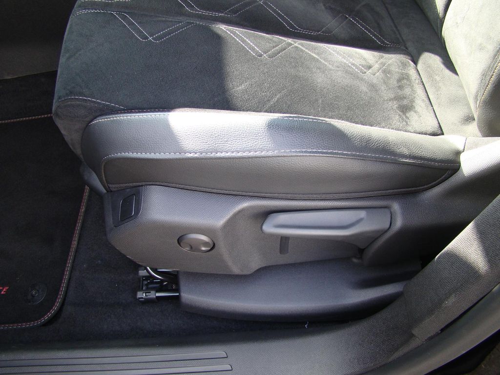 DS Automobiles DS7 (Crossback) 2023