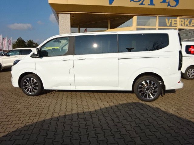 Ford Tourneo Custom 2025