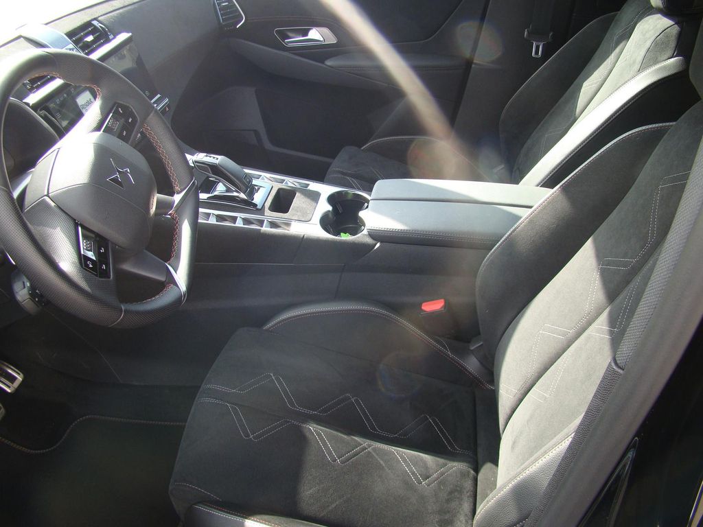 DS Automobiles DS7 (Crossback) 2023