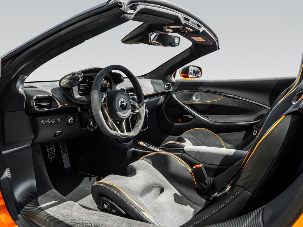 McLaren Artura 2024