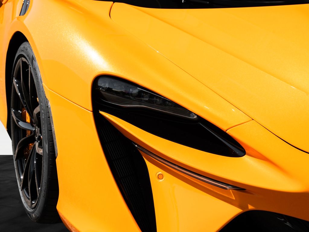 McLaren Artura 2024