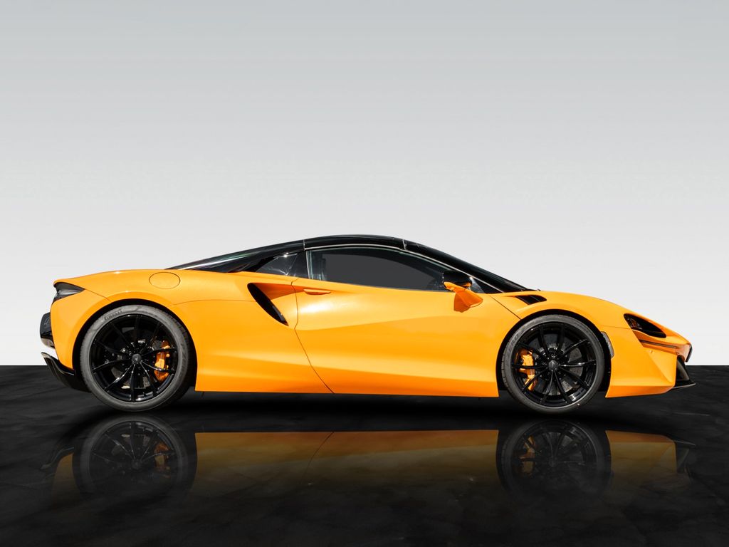 McLaren Artura 2024