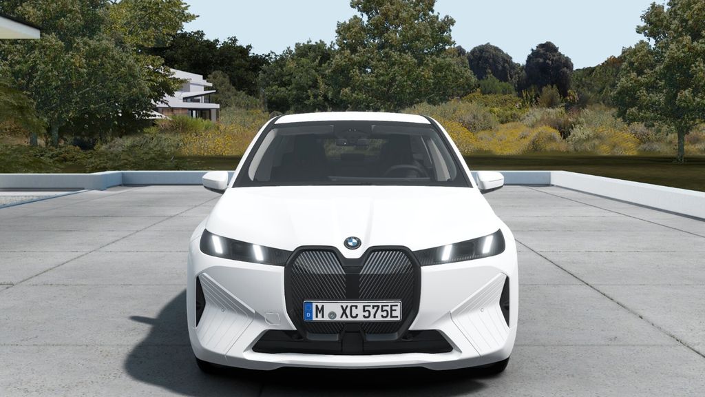 BMW iX