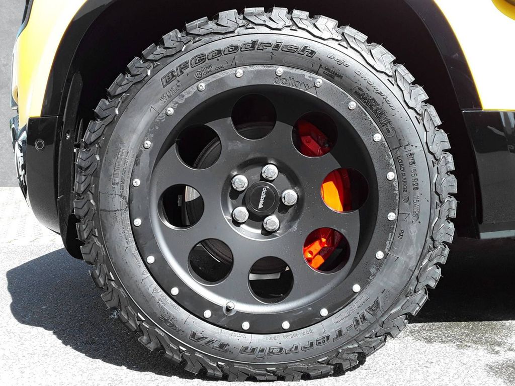 Land Rover Defender 2023