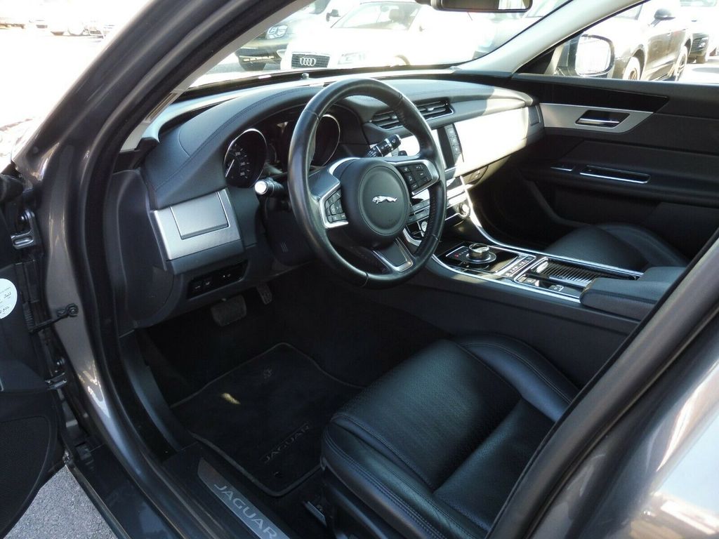 Jaguar XF 2018