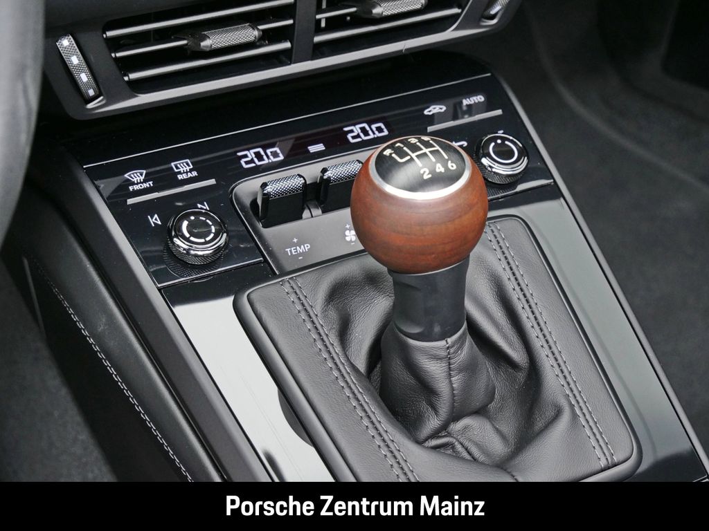 Porsche 992 2025