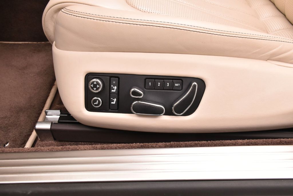 Bentley Continental GTC 2013