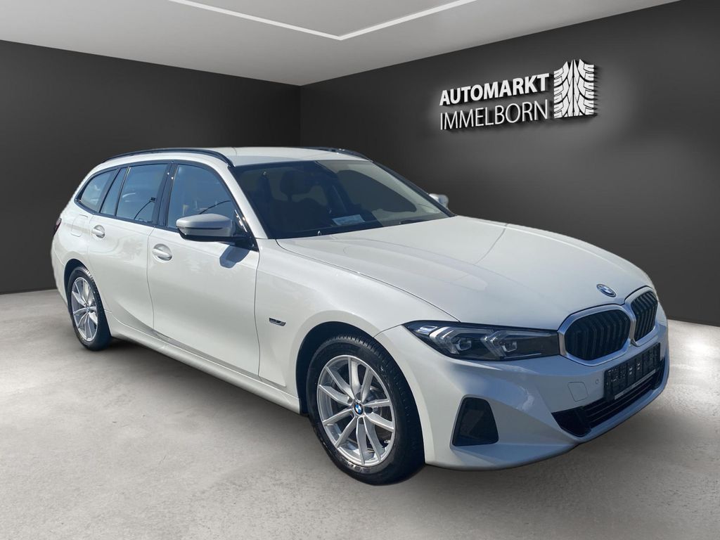 BMW 330 2023