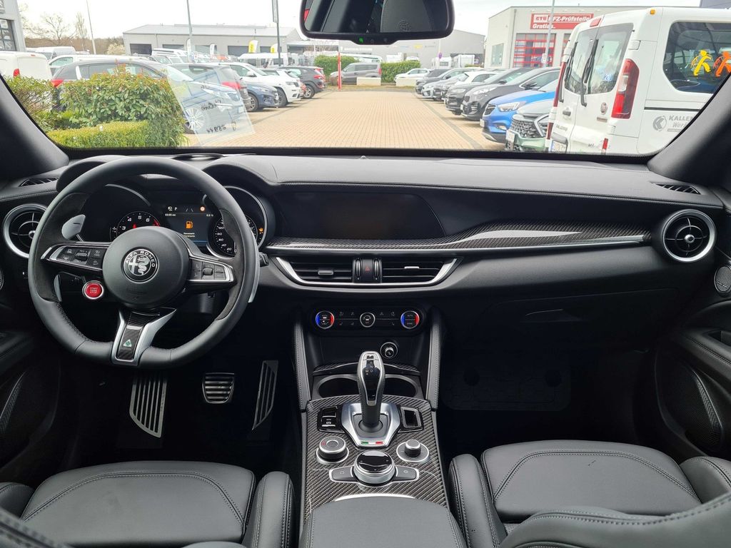 Alfa Romeo Stelvio 2023