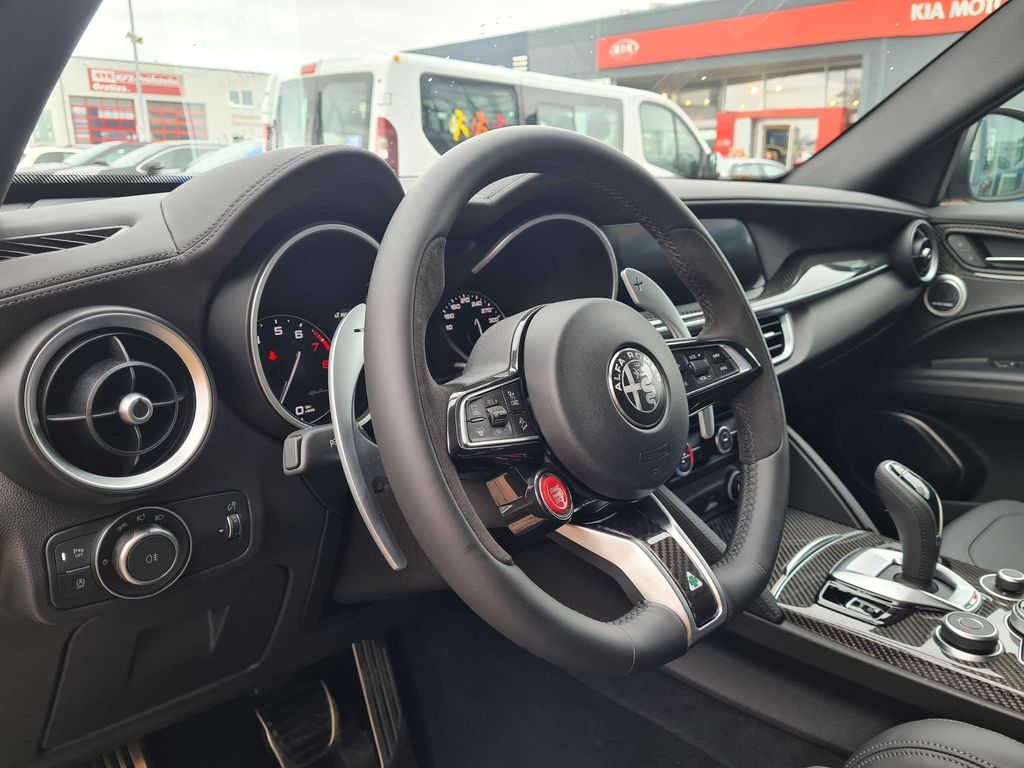 Alfa Romeo Stelvio 2023