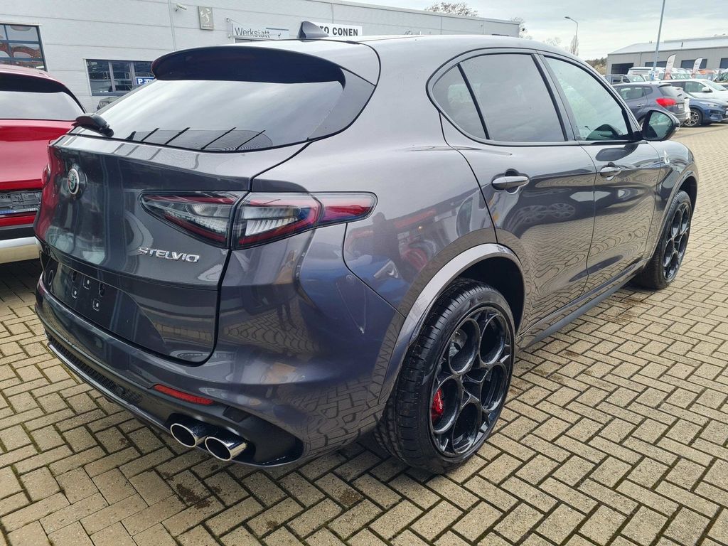 Alfa Romeo Stelvio 2023