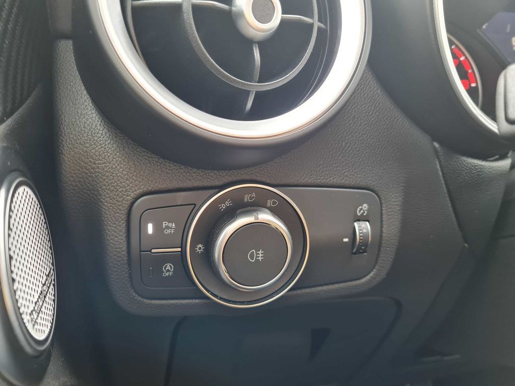 Alfa Romeo Stelvio 2023