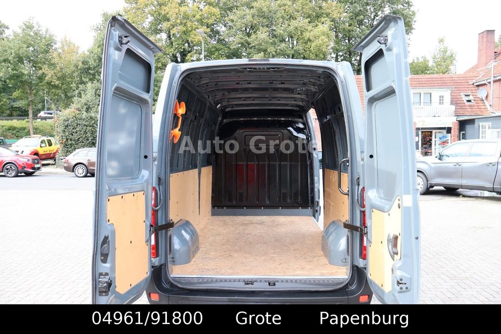 Nissan Interstar 2022