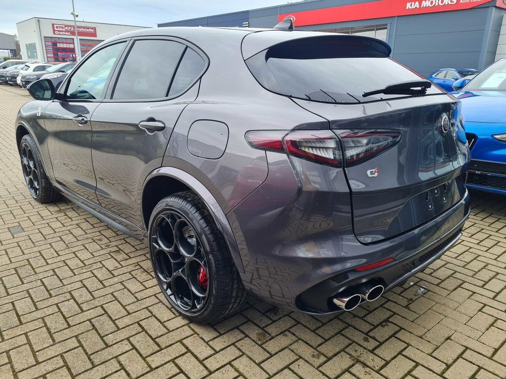 Alfa Romeo Stelvio 2023