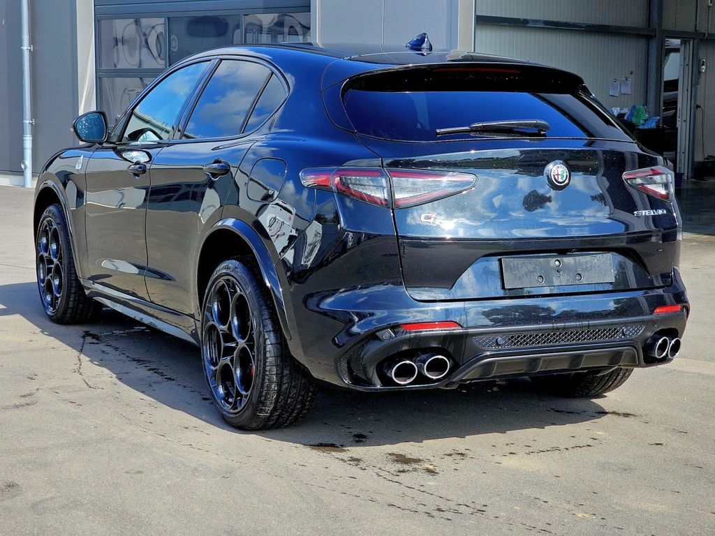 Alfa Romeo Stelvio 2023