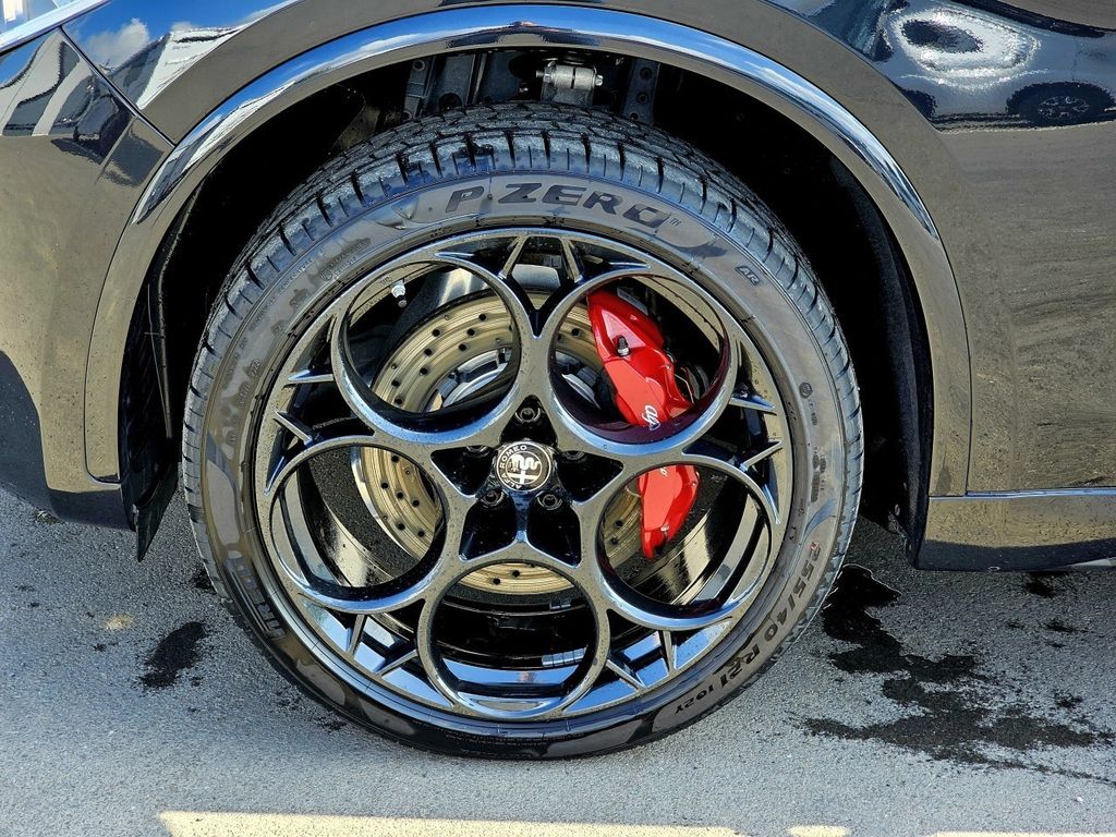 Alfa Romeo Stelvio 2023