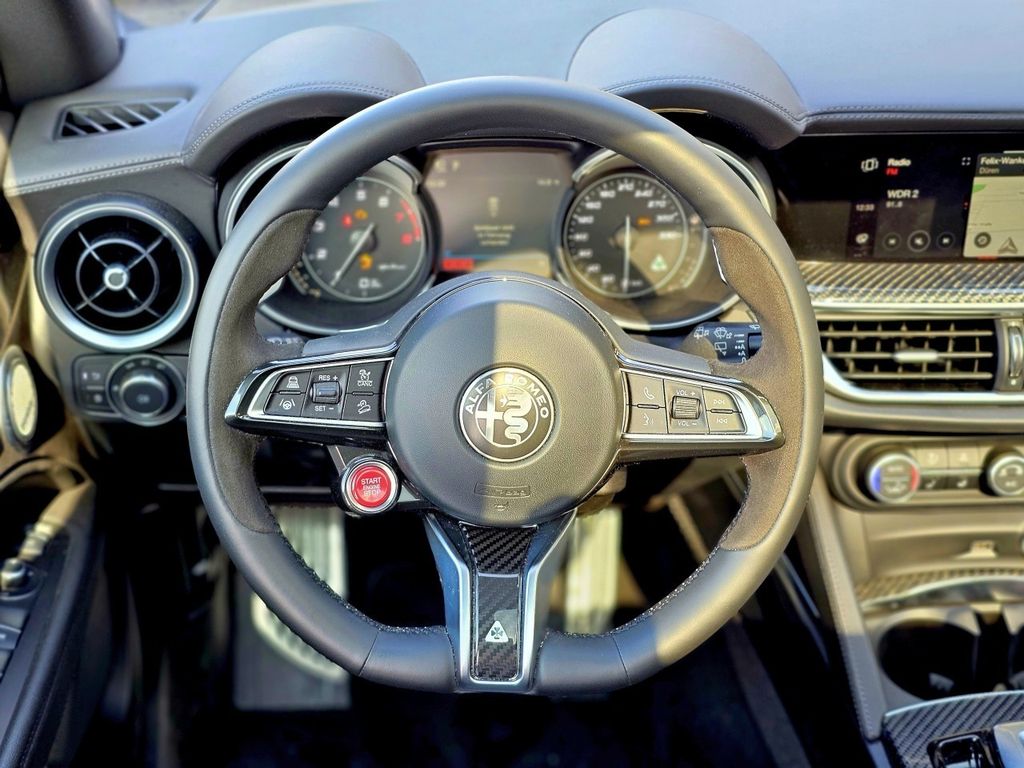 Alfa Romeo Stelvio 2023