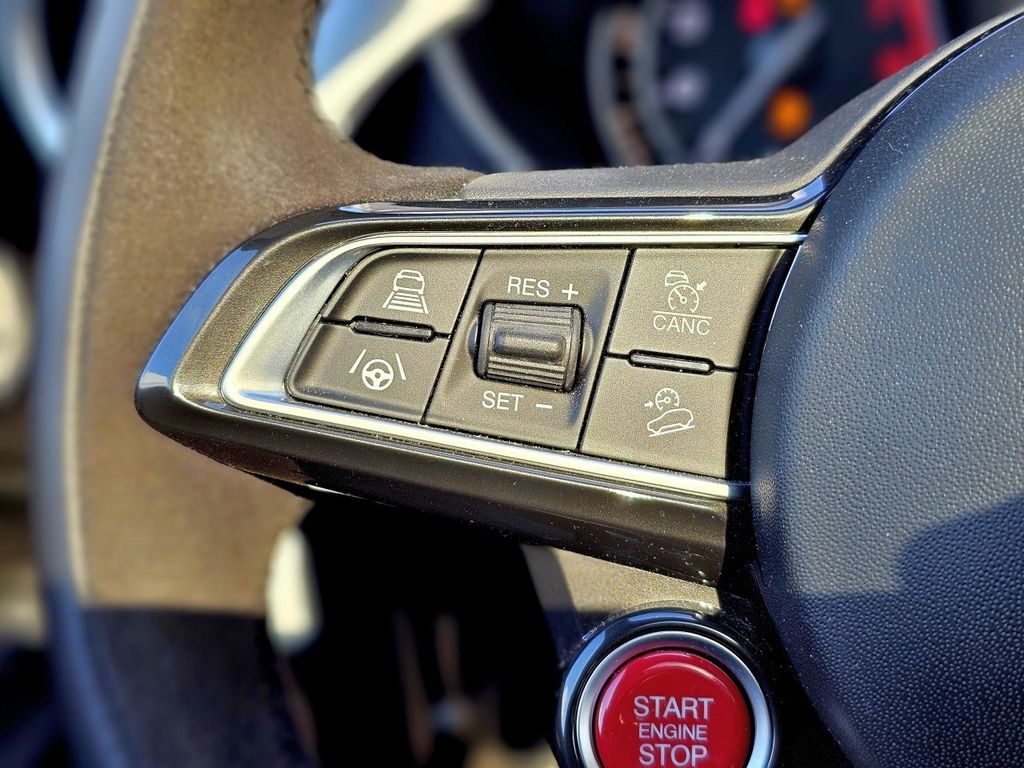 Alfa Romeo Stelvio 2023