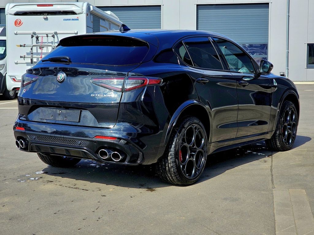Alfa Romeo Stelvio 2023