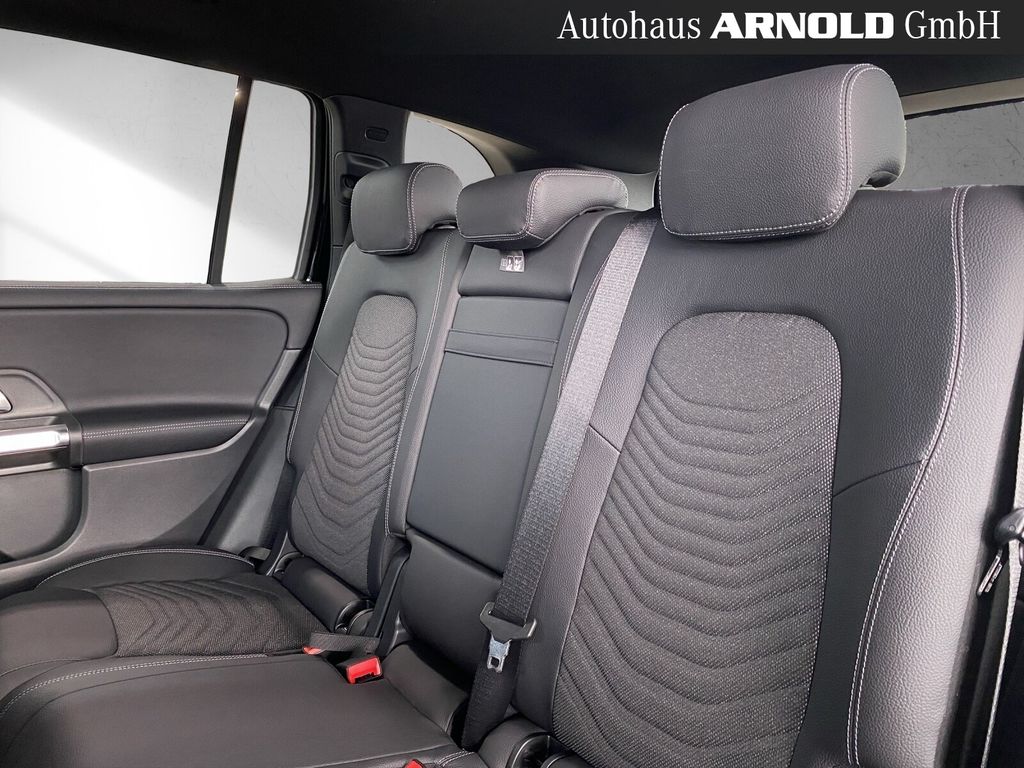 Mercedes-Benz GLB 200 2025