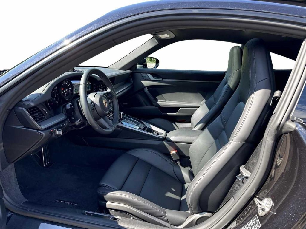 Porsche 992 2023