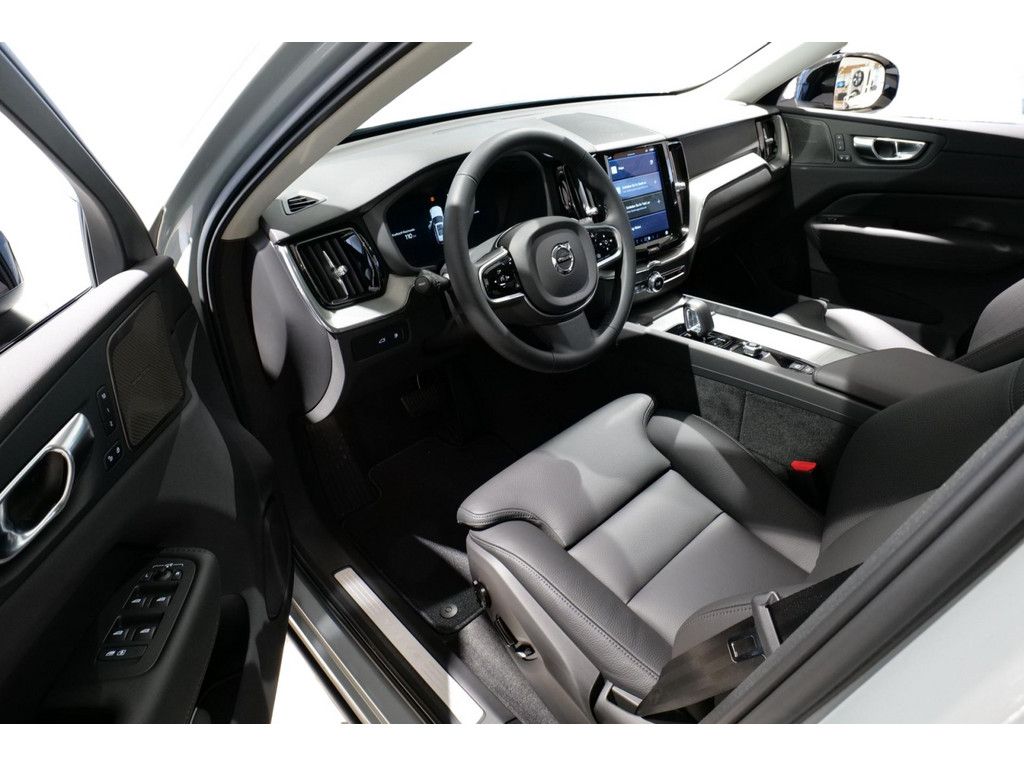 Volvo XC60 2025