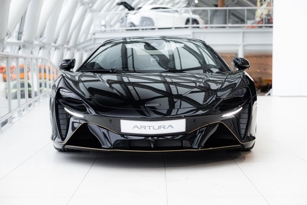 McLaren Artura 2025